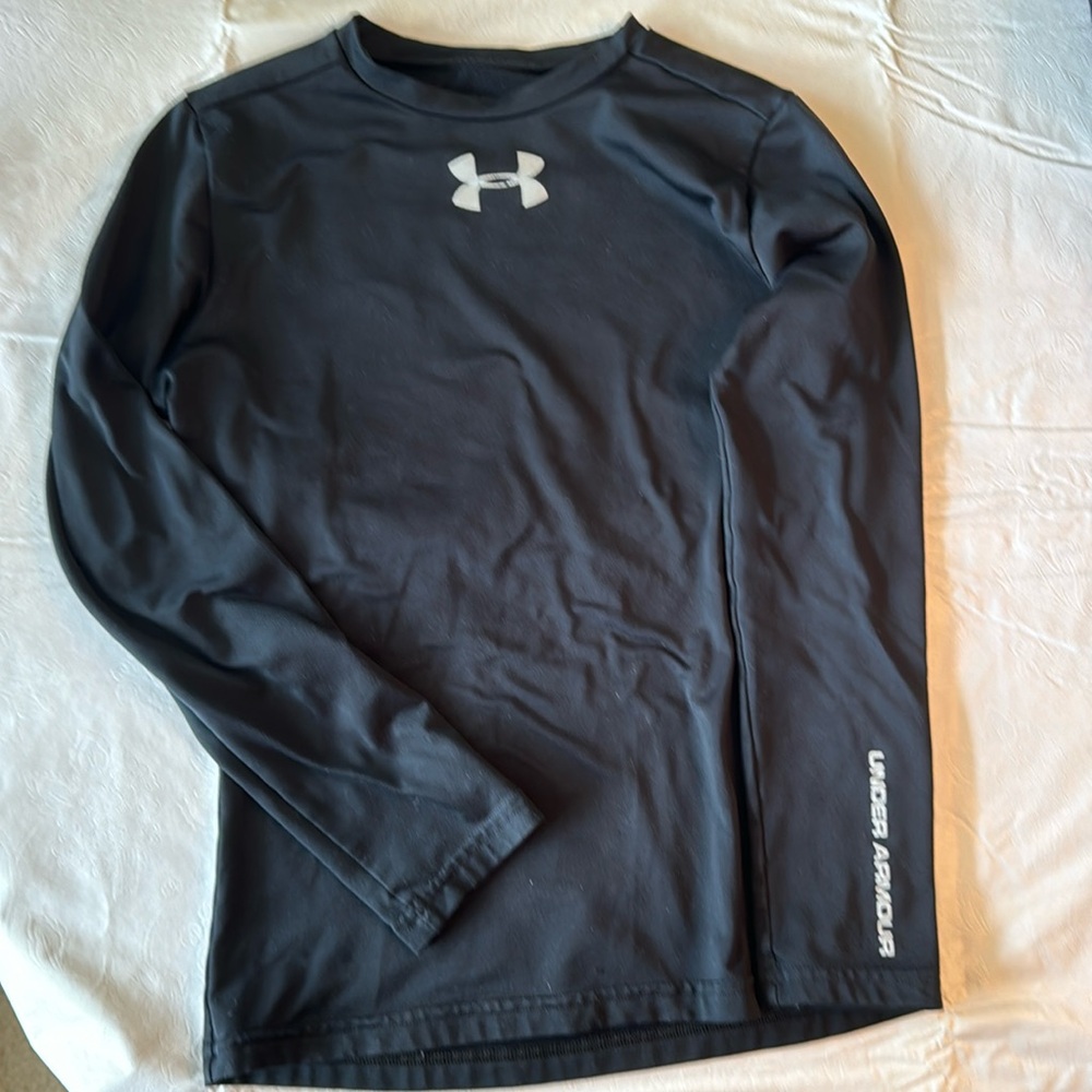 Black youth medium under armor, long sleeve top , cold gear